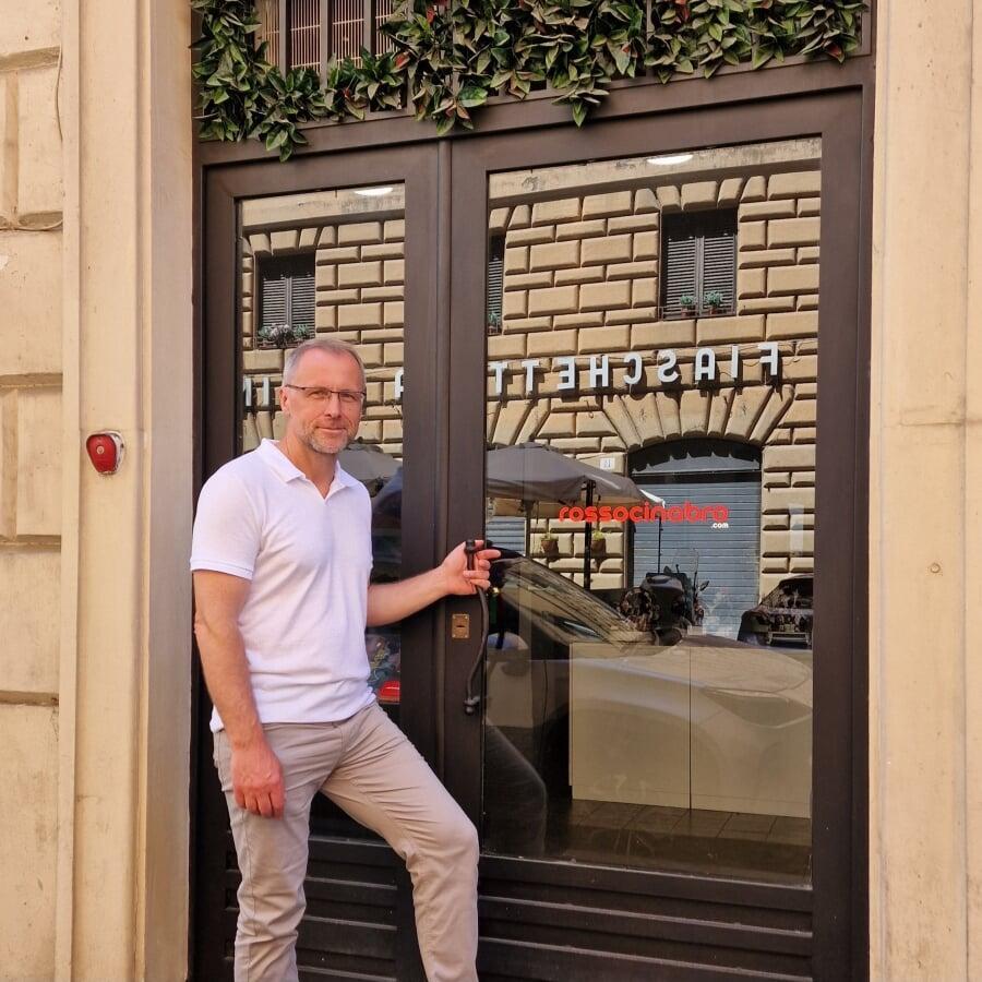 I invite you to visit the gallery in Rome