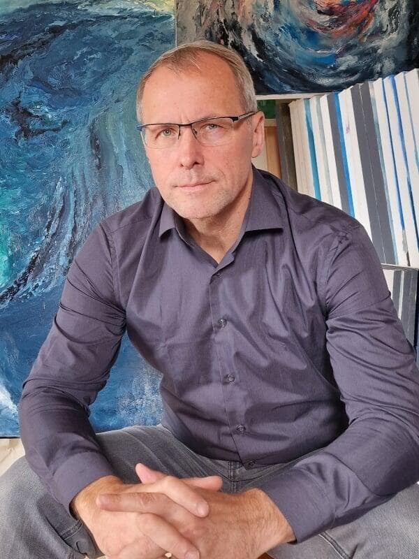 Margus Veisveer - Originator of Directing Pigment
